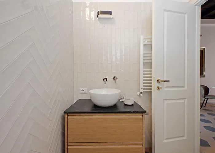 Trastevere Cisterna 4 *